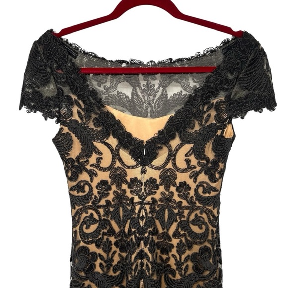 Tadashi Shoji Black Lace Boat Neck Cap Sleeve Full Length Evening Gown Women’s 2 - Picture 6 of 12